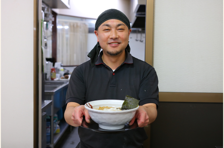 分水出身の店主の田中さん。「食べやすさも意識してラーメンを作っています」とのこと
