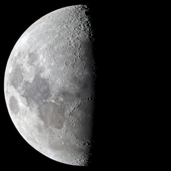 月の写真