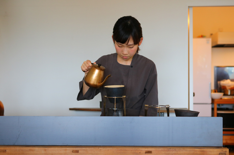 『珈琲』（500円）は長野の升尾珈琲の豆を用いハンドドリップで提供