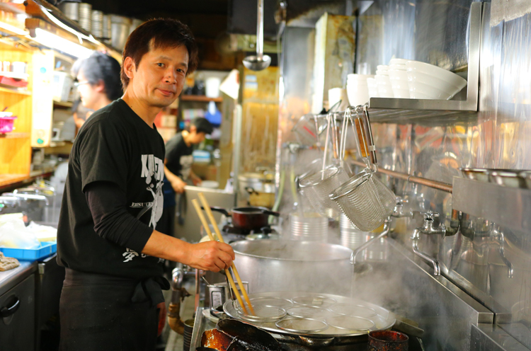 15種類に及ぶ担々麺を提供する笑美寿亭の真骨頂の１杯をお届けします！。