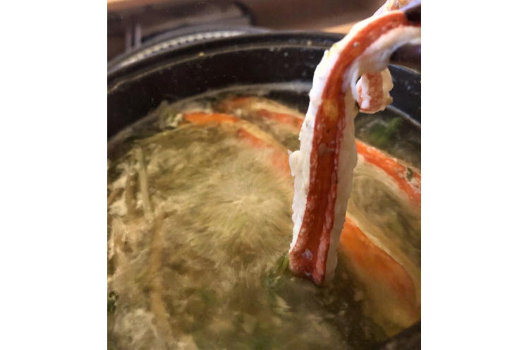 『佐渡 活ズワイガニコース』のメインは蟹しゃぶか蟹すき鍋どちらか好きな方を選べる
