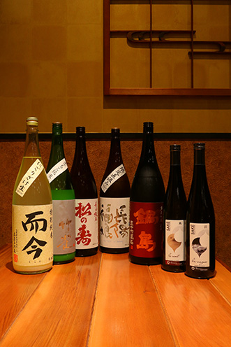 地産食材をふんだんに使用した料理が堪能できる。厳選した日本酒とともに味わってほしい。
