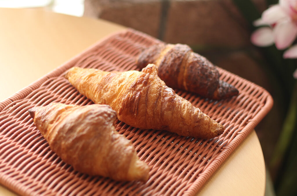 幕明けベーカリー】クロワッサンが評判のかわいらしいベーカリー｜新潟