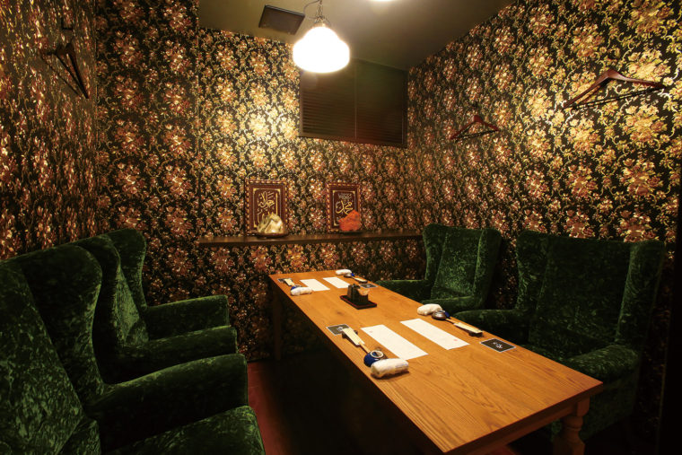 寿司屋を超越した遊び心満載のゴージャス個室「金の間」