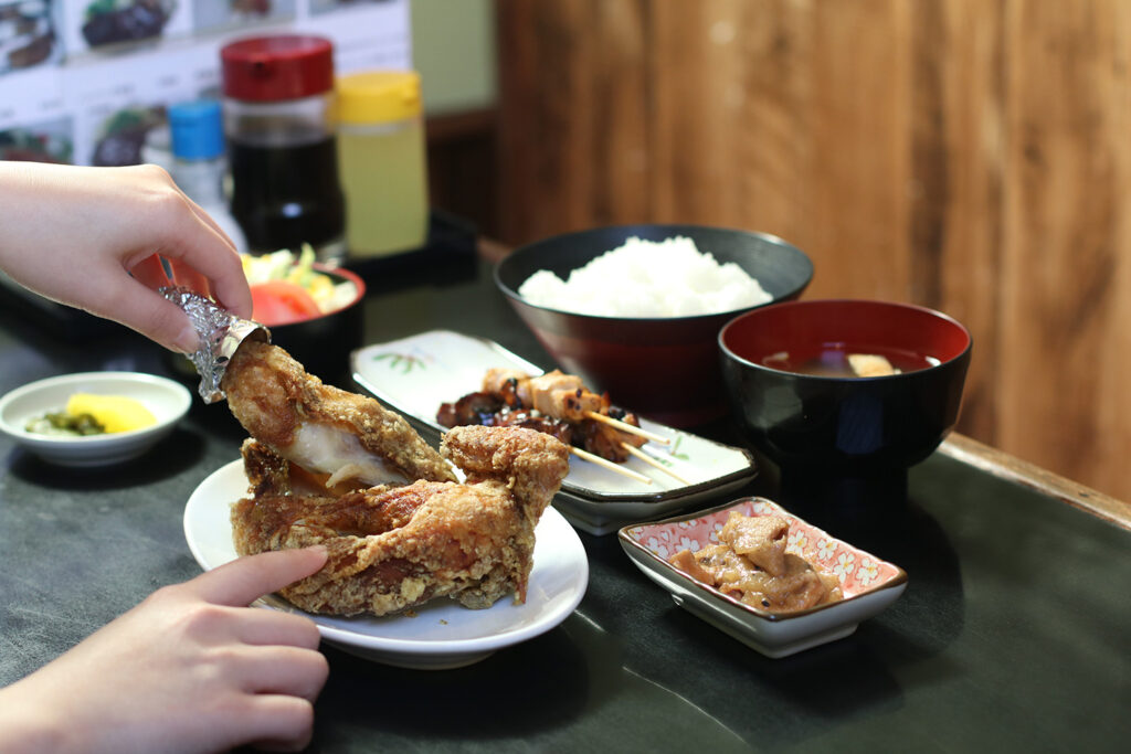 ひな鳥金子 今町店】半羽揚げと焼鳥の最強コンビ！｜見附市