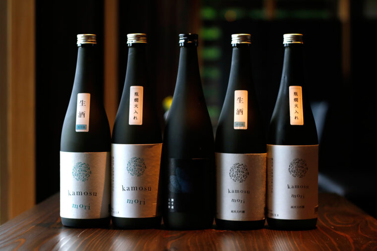オリジナルな日本酒やワインも提供。その他にも100種類以上のお酒をご用意