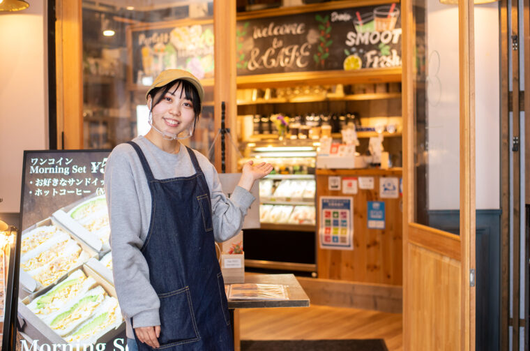 Cafe アンドカフェ 夏の夜のシメには贅沢なフルーツかき氷を 新潟駅前