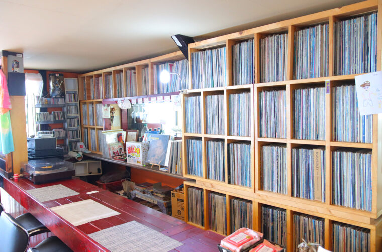 貝瀬さんがコレクションしたレコードの数々