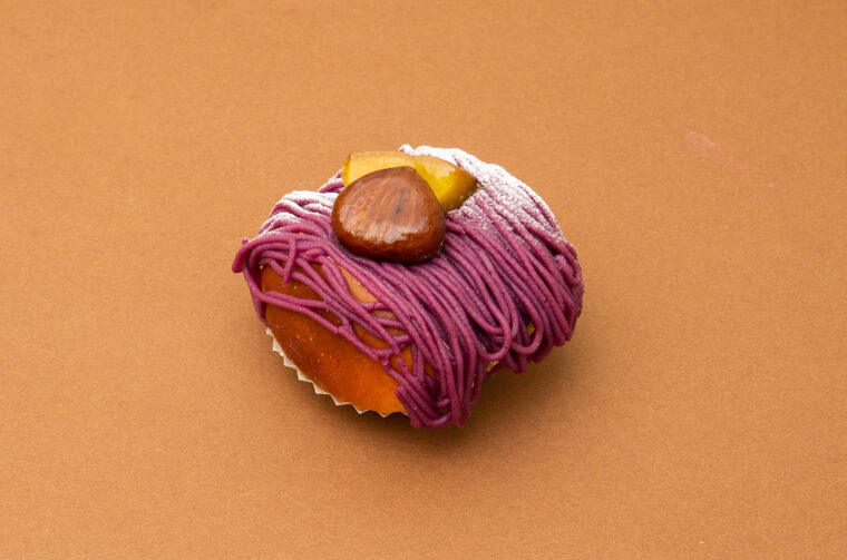 『栗と紫芋のモンブラン』（389円）