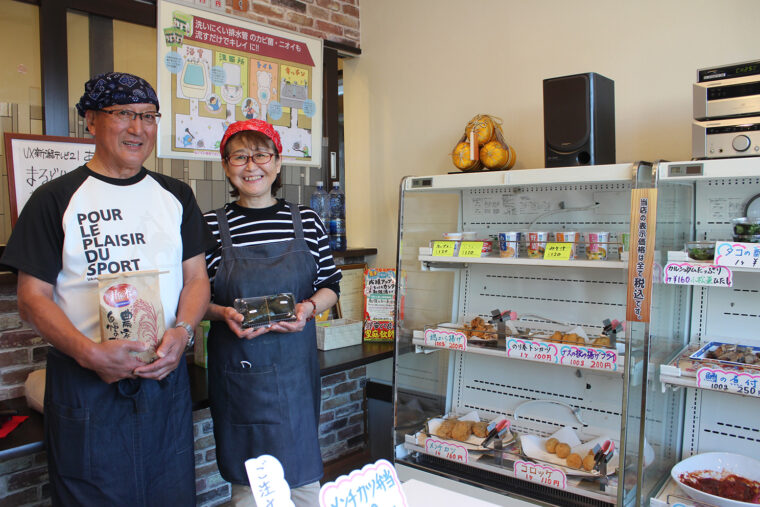 米作りの匠、店主・ 阿部さん（左）とおにぎりの匠、店長・ 五十嵐さん（右）。おいしいお米作りのポイントは「土づくり」だそう