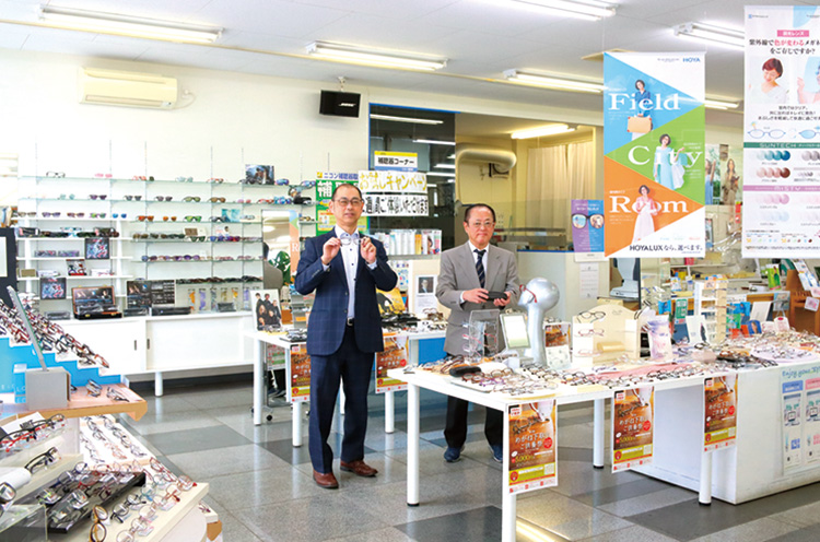 メガネと補聴器の専門店です