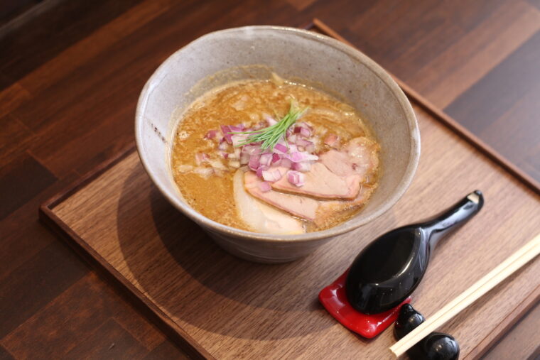 『濃厚味噌拉麺』（900円）