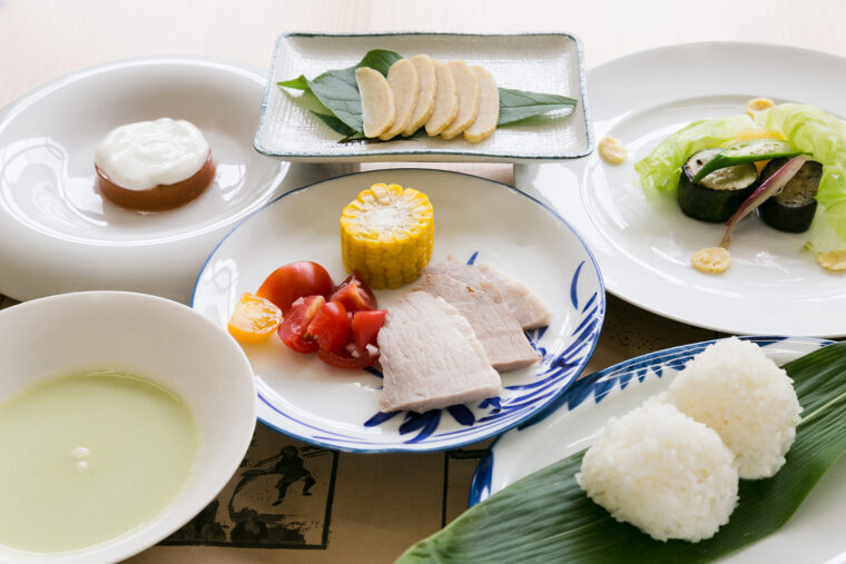 地元野菜や津南ポークなど、地域の食材を使った料理を提供。2,500円／Photo by Yanagi Ayumi