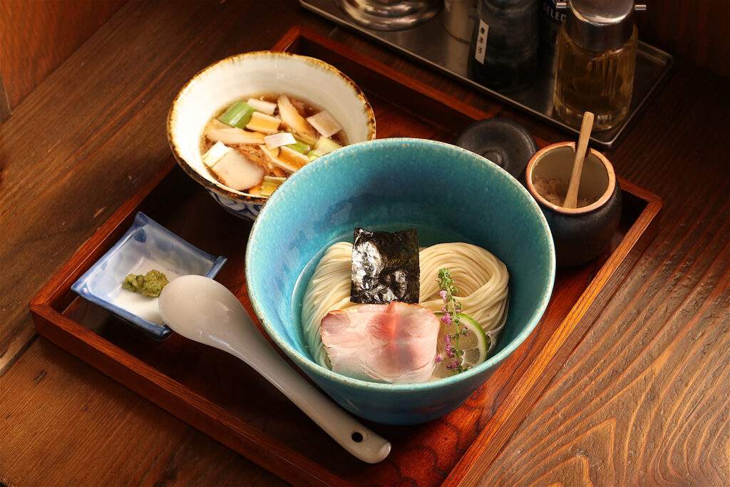 中華そばさぶろう】暑い夏の日に清涼感を運んでくれる、美しすぎる