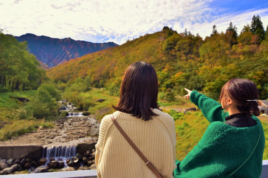 【編集部レポ】美しい紅葉と魚沼に伝わる恋の物語!?奥只見・銀山平2日間の女子旅｜魚沼市