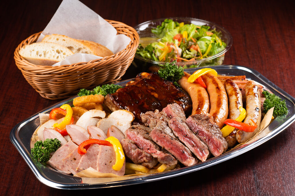 HORLY'S GRILL DINER & CAFE】クリスマスオードブル、自慢の肉料理を