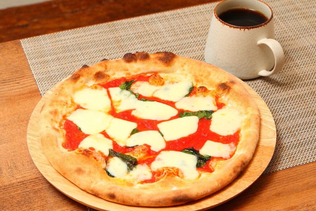 【新店・Pizza Tartaru】住宅街にオープンした薪窯焼きピザの専門店。テイクアウトも好評!|新発田市・ピッツァタルタル