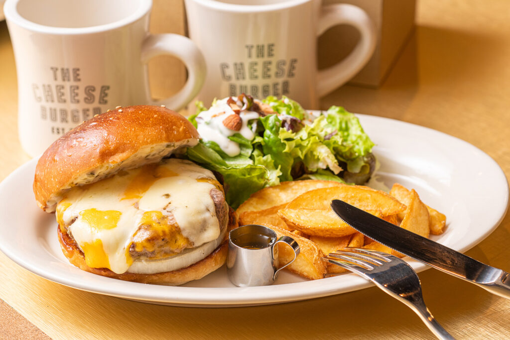新店】主役はチーズ！！こだわりのチーズバーガー専門店登場｜新潟市