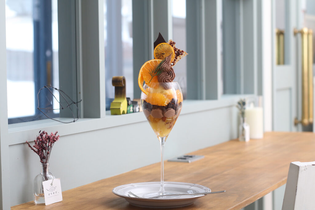 ever.doichi cafe &fitness】十日町のオシャレカフェで美パフェ発見