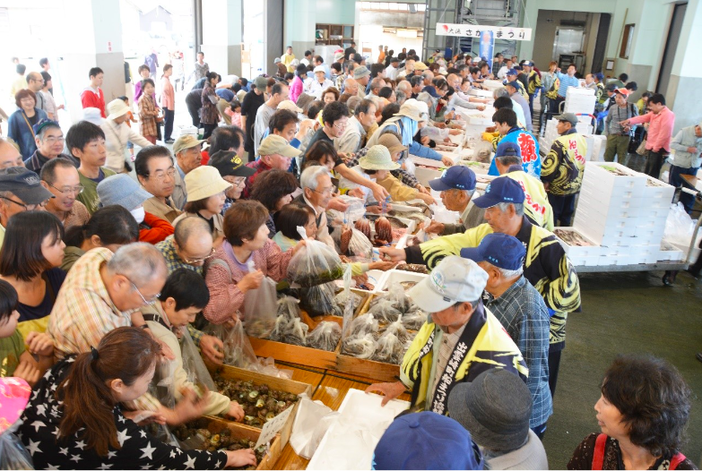 第18回 大漁さかなまつり】新潟漁業協同組合出雲崎卸売市場。人気