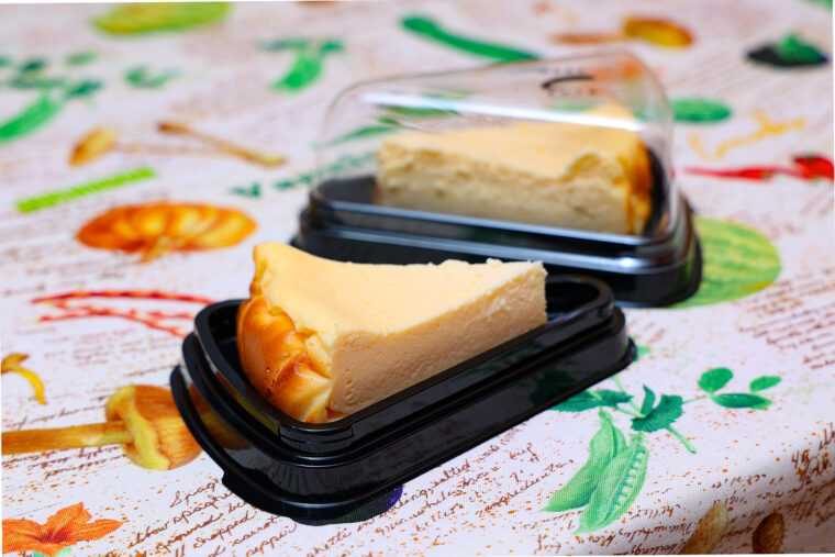 『チーズケーキ』（300 円）