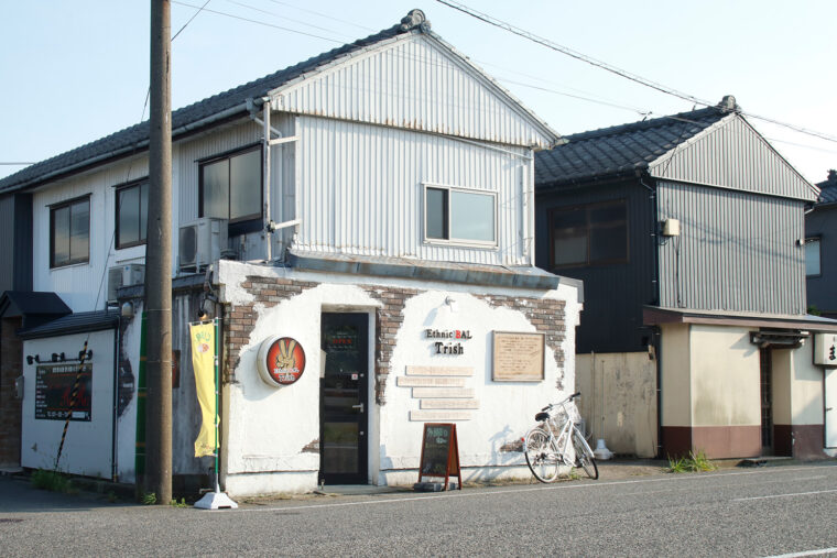 国道113号沿いにあるお店。新潟市中地区公民館のすぐそば