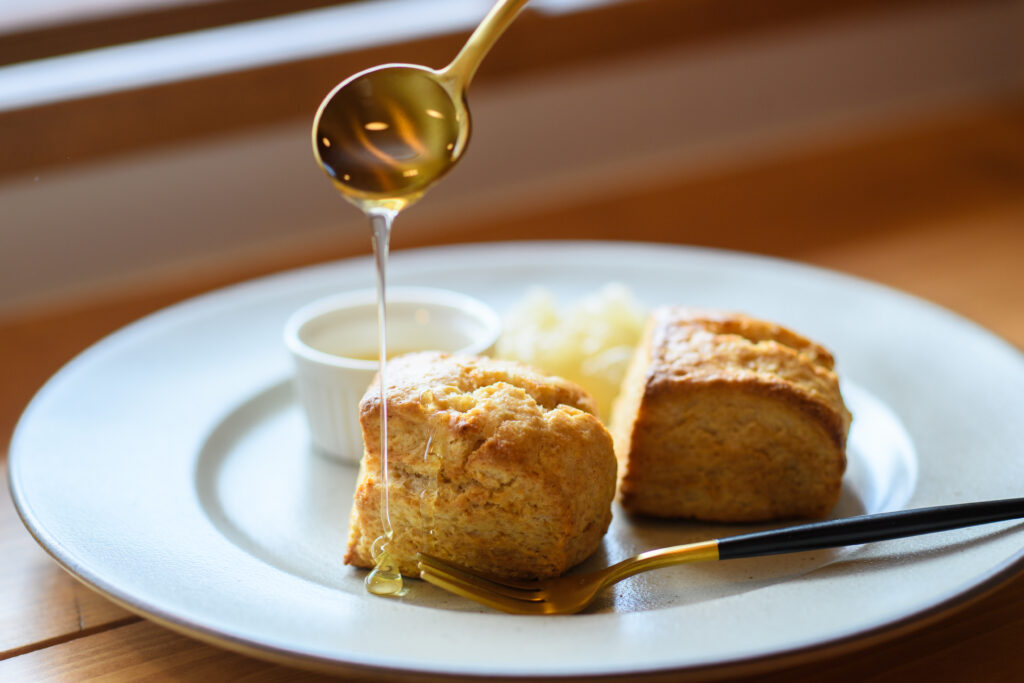 新店・小さな床屋と小さなカフェ Lokki】新潟市北区に小さなカフェと