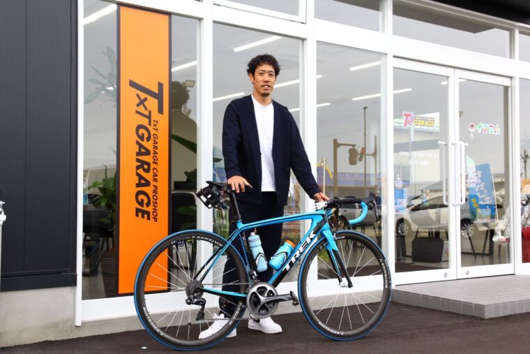 ラジオやテレビでおなじみの渡邉さん。このロードバイクは買い取ってきた商品を、渡邉さん自身が会社から買い取ったものなんだとか。会社の自転車部に所属しているそうです。趣味人なんですね！