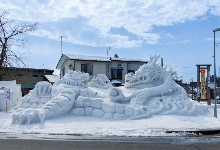 趣向を凝らした市民手づくりの雪像は一見の価値あり！