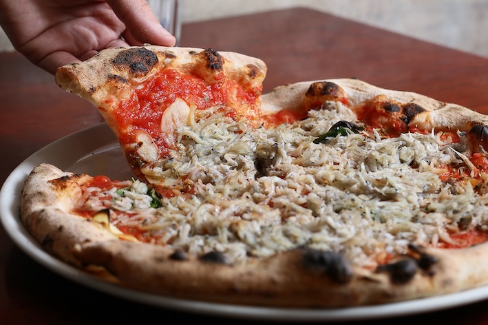 PIZZERIA DA VITTORIA】新潟県初のナポリ認定職人が手掛ける絶品