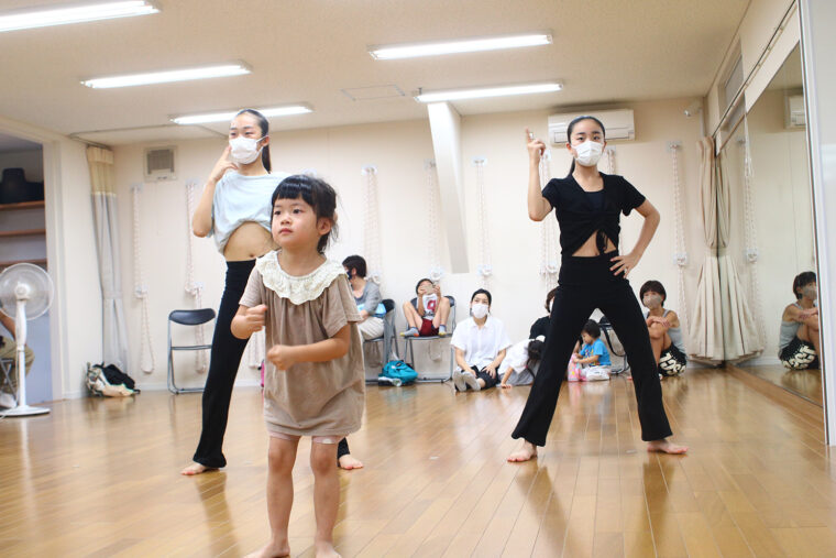 『K-POPクラス』も人気。 お姉ちゃんたちに混ざってレッツダンス！
