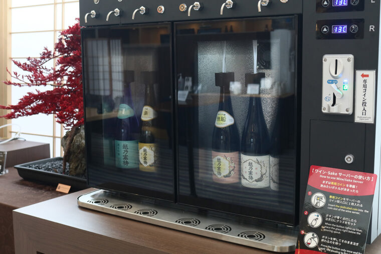 日本酒の種類は年4回、 3ヵ月ごとに入れ替えを行なっている