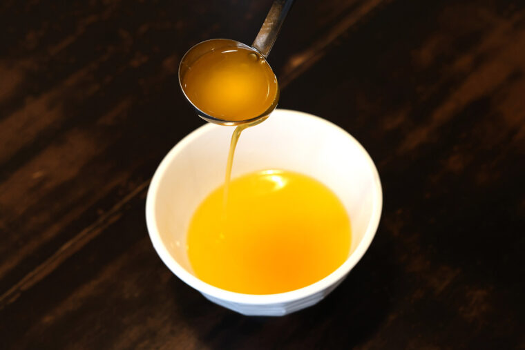 ブランド鶏・信州黄金シャモからじっくりと抽出した油