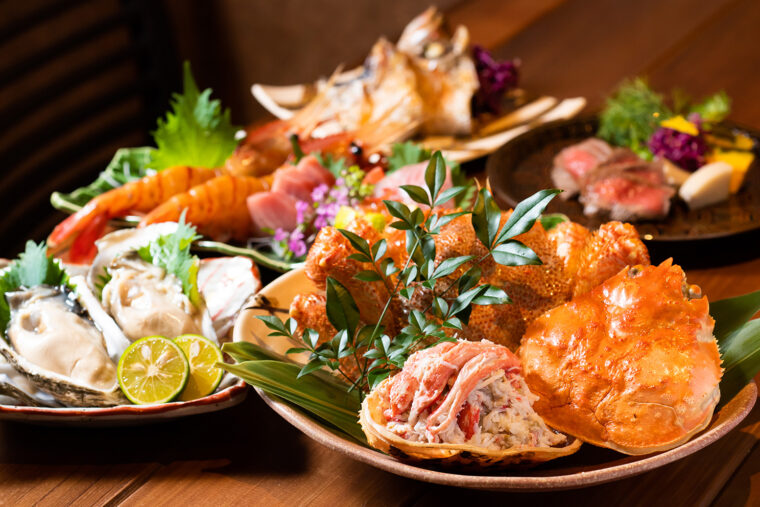佐渡直送の鮮魚のほかにも、四万十うなぎで白焼きを、高知県土佐あかうしはローストにと、全国各地から積極的に食材を仕入れ提供する
