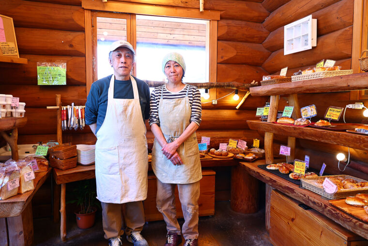 「安心、安全で体にやさしくおいしいパン作りをモットー」に奥村さんご夫婦が営む