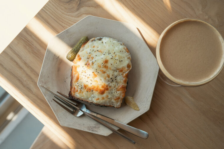 長野県上田市にあるベーカリーのパンと自家製ハムを使用した『クロックムッシュ』（900円）