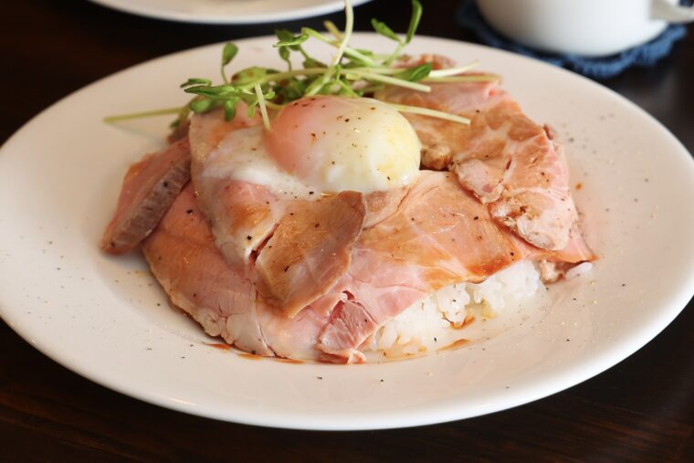 『朝日豚のローストポーク丼』