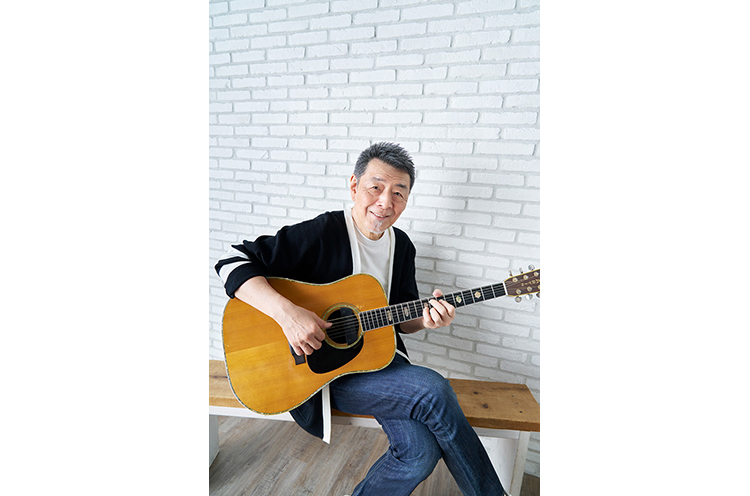 鈴木康博 LIVE 2024】長いキャリアを織り込んだ歌声とギターテクニックを堪能できる新潟公演、ジョイア・ミーアで開催