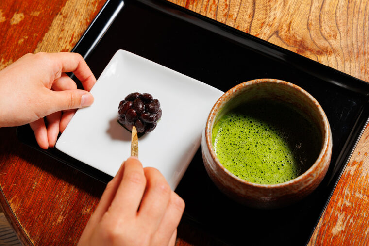 まろやかな味わいの抹茶と季節の和菓 子を味わえる『抹茶セット』（600円）