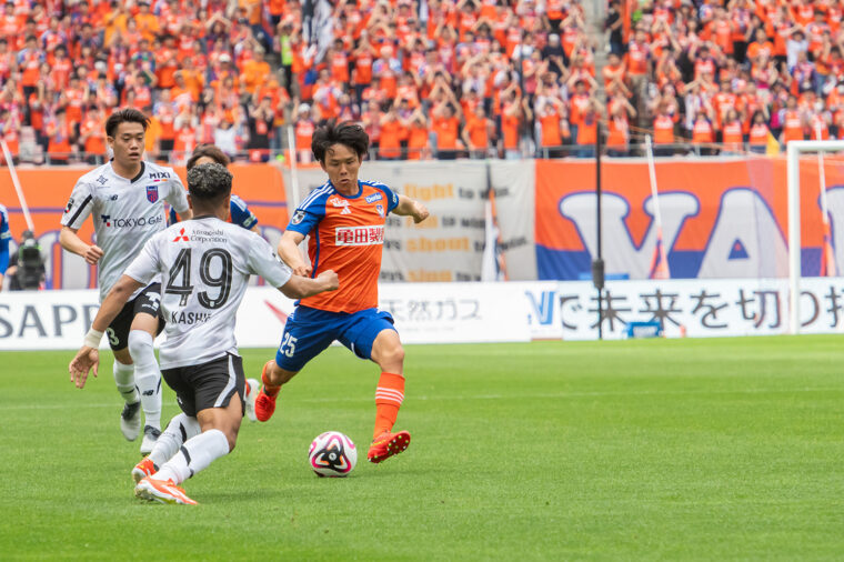 6月1日には首位FC町田ゼルビアを相手に、見事な勝ち越し弾を決めた