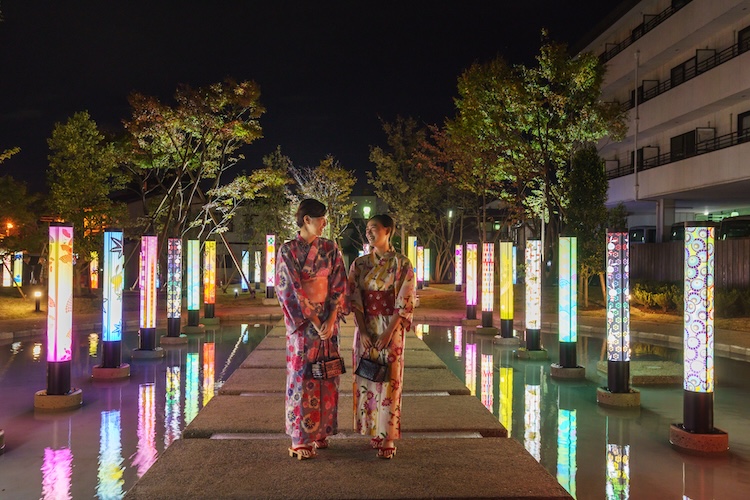 温泉街の中心にある観光庭園、月あかりの庭