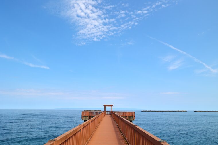 佐渡島を望める快晴の日中も景色もまたよし