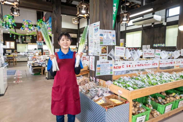 地元のお母さんたちの元気な接客も魅力です