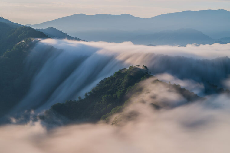 枝折峠（しおりとうげ）の滝雲