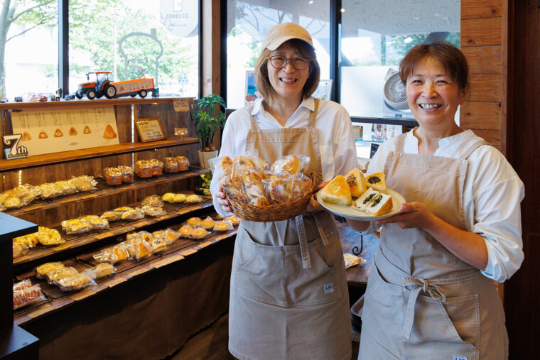 店主の太田さん（右）とスタッフの木村さんが明るく出迎えてくれる