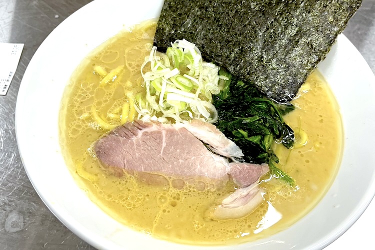 『味濱家ラーメン』（900円）