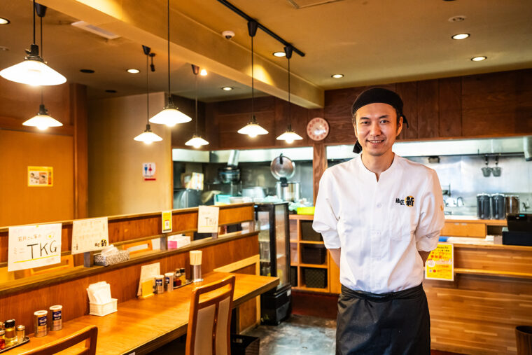 店主の新野弘明さん