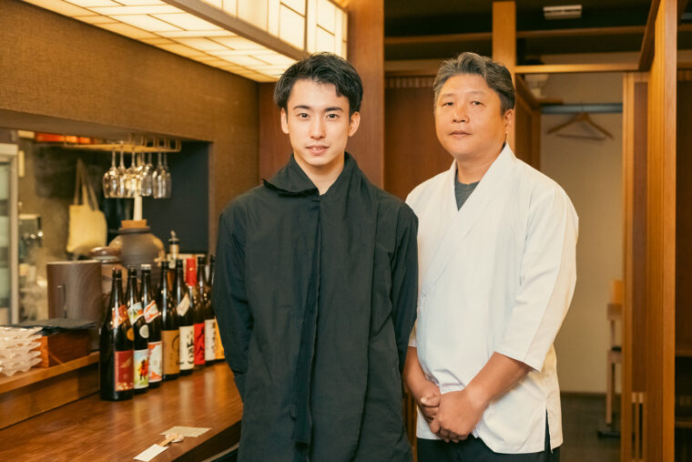 中尾さん（左）と店主・佐藤さん（右）