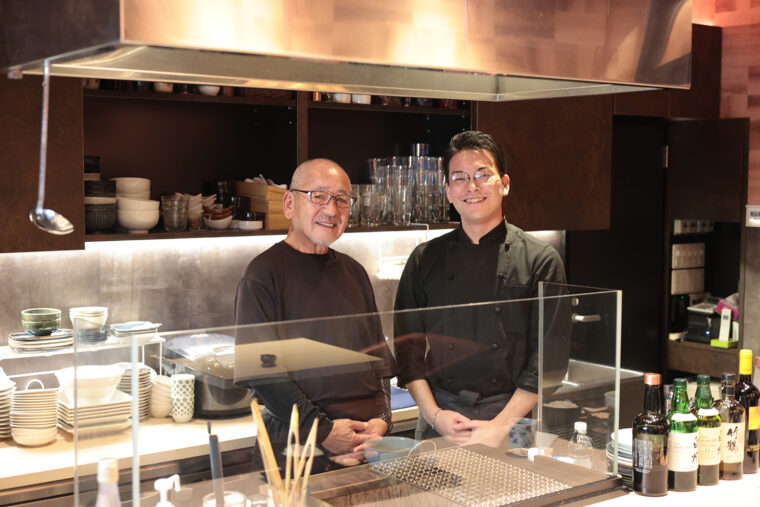 「食材から道具までとことんこだわっています。まずは食べてほしいです」と店長の風間さん（右）