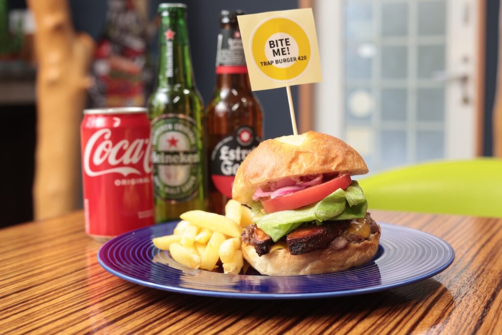 新店・TRAP BURGER】肉の産地や種類、部位にまでこだわったオリジナル